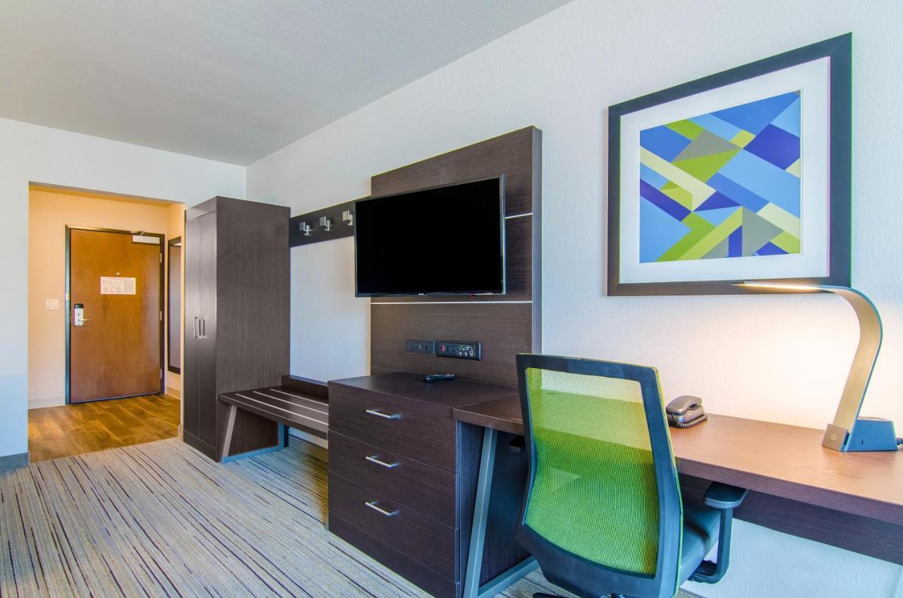 Holiday Inn Express & Suites - Atchison By Ihg Exterior foto