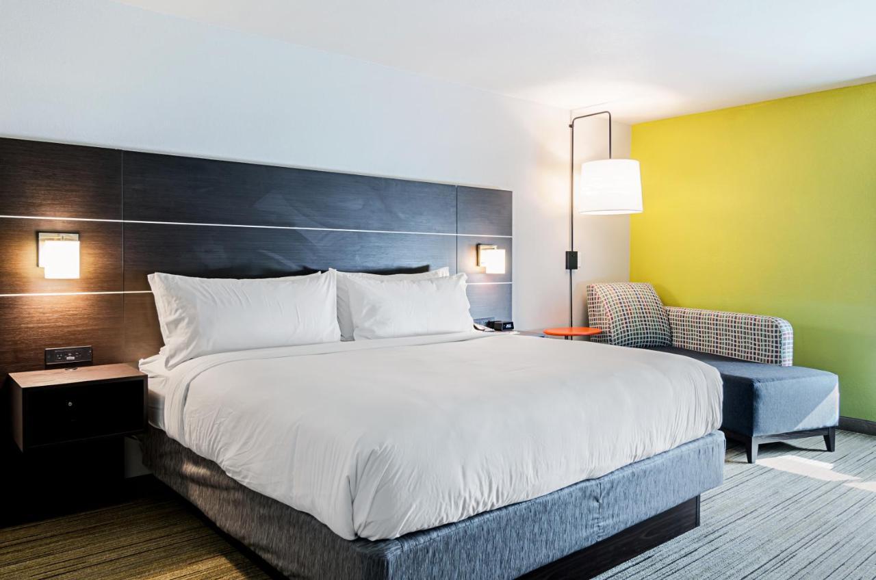 Holiday Inn Express & Suites - Atchison By Ihg Exterior foto