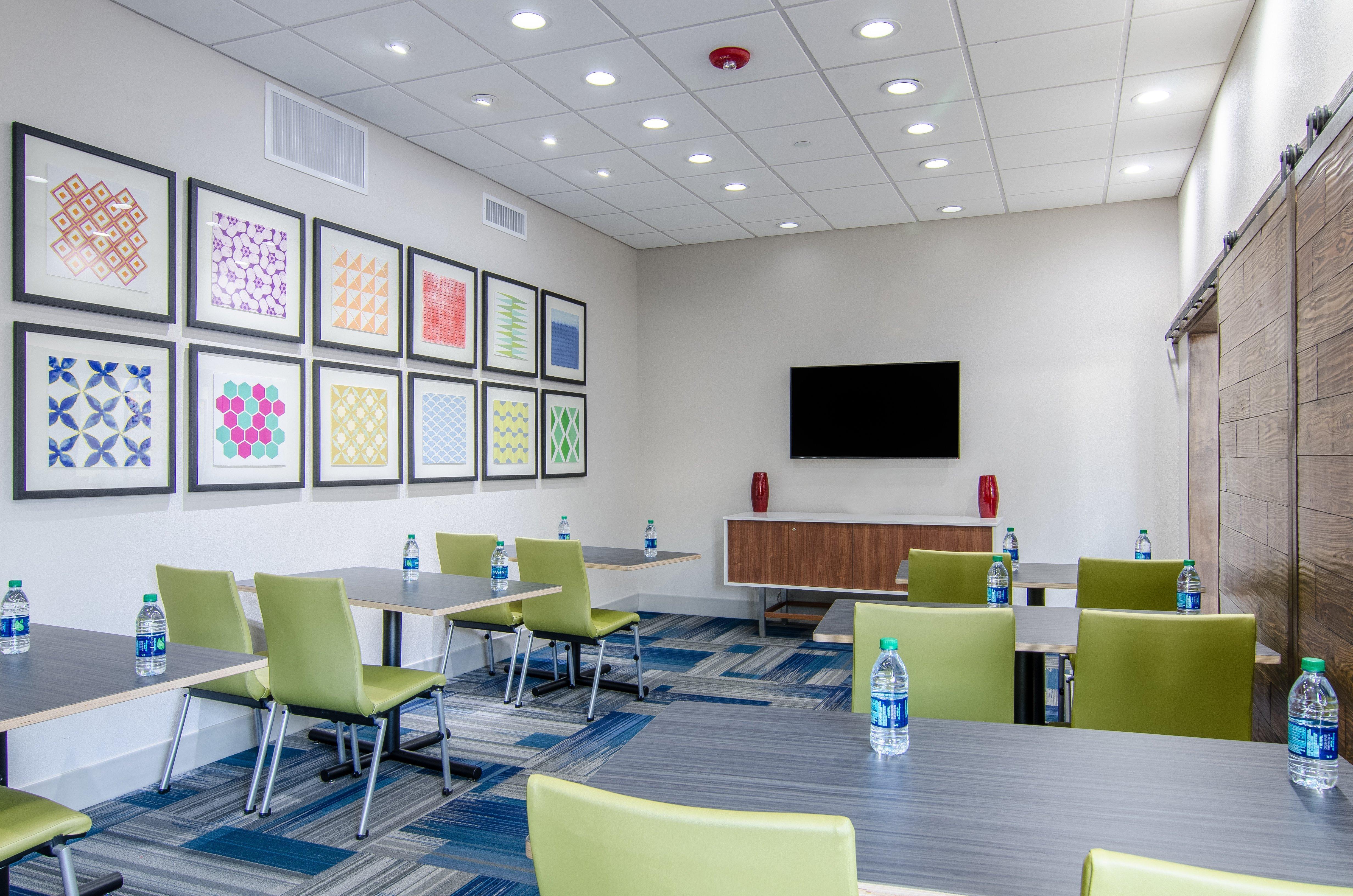 Holiday Inn Express & Suites - Atchison By Ihg Exterior foto